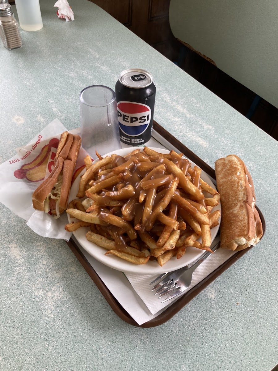 Restaurant Charles Luncheonette - Photo 1
