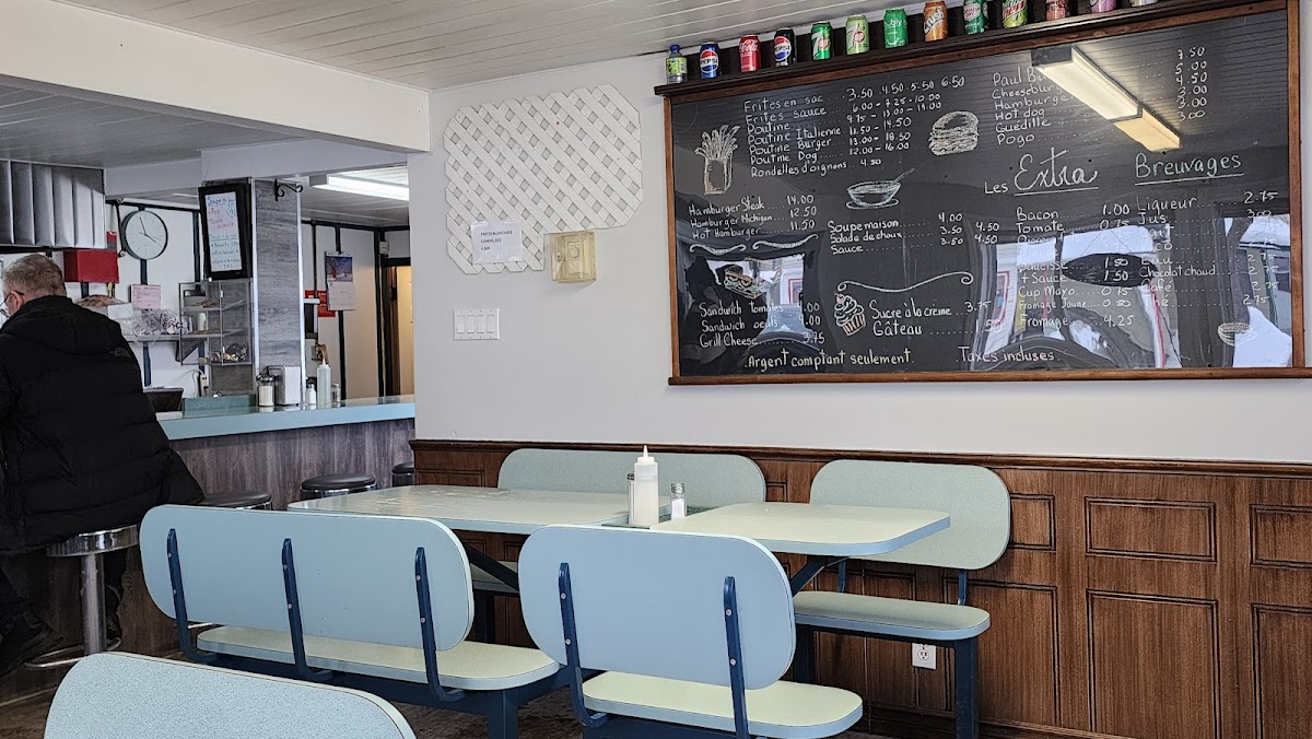 Restaurant Charles Luncheonette - Photo 3