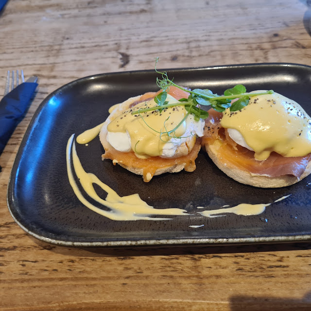 Eggs Royal