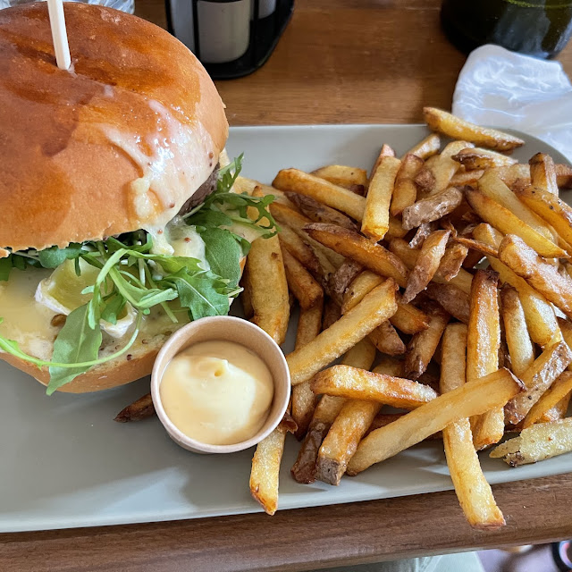 Burger Au Camembert