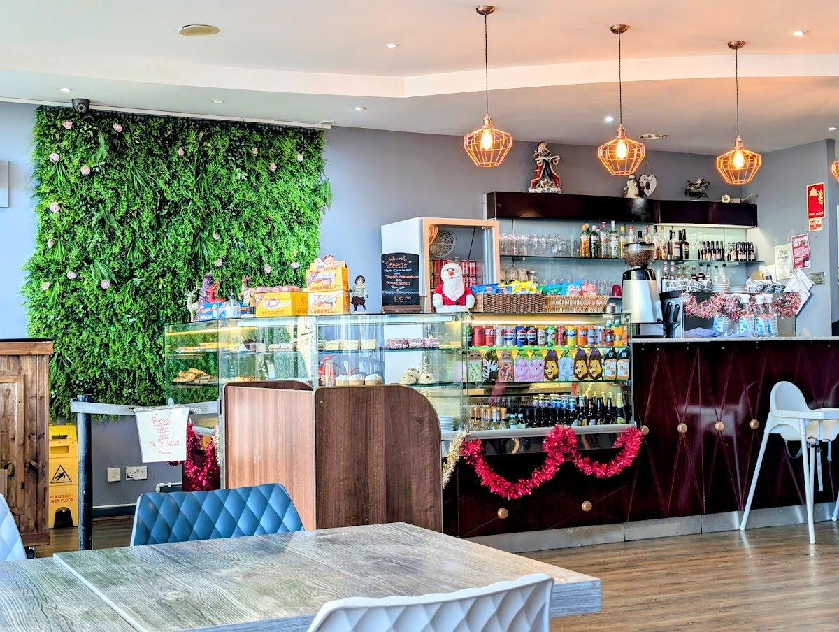 Cafe At The Shores