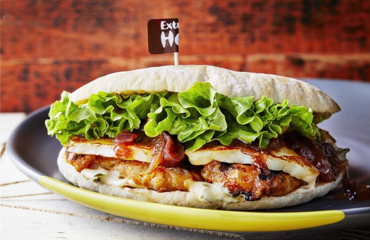 Nando's Waterloo - Photo 2