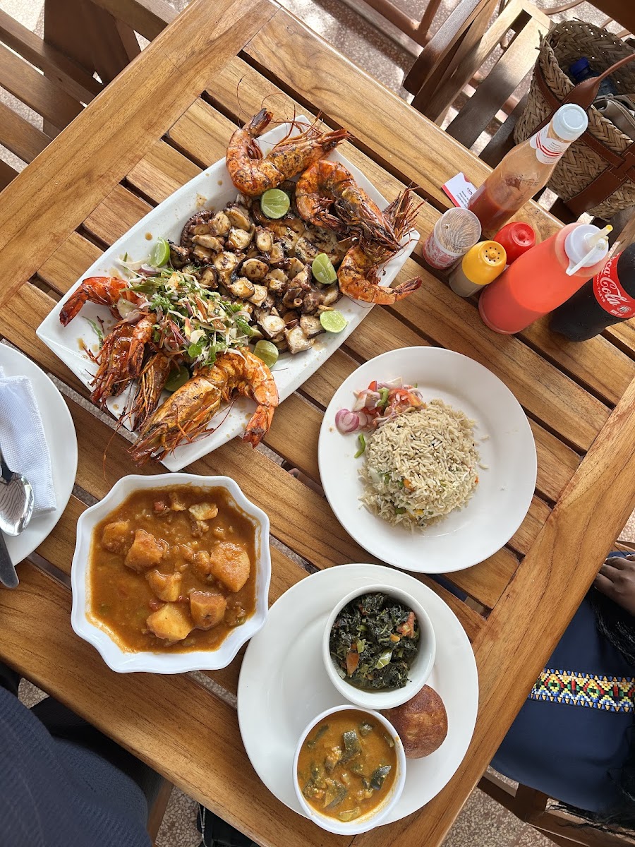 Lukmaan Restaurant - Photo 2