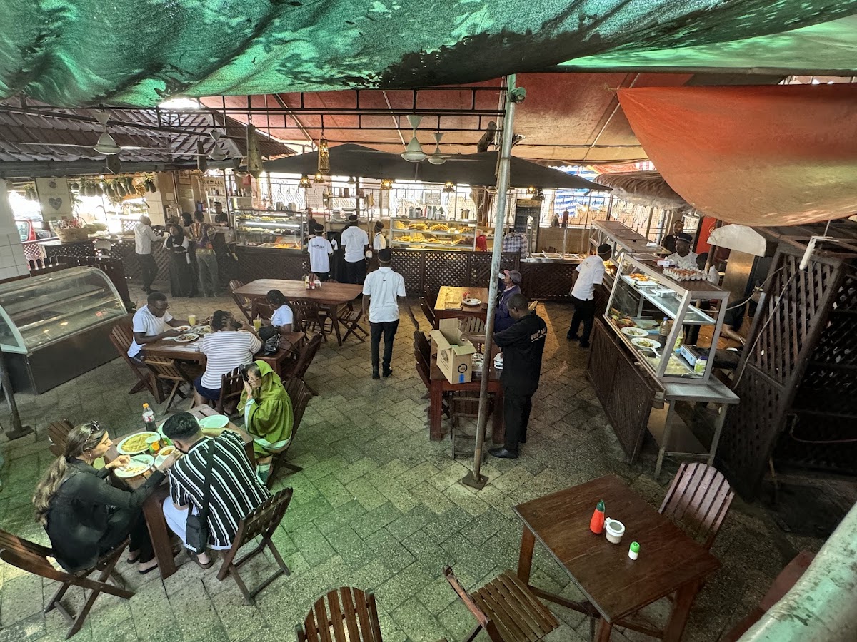 Lukmaan Restaurant - Photo 5