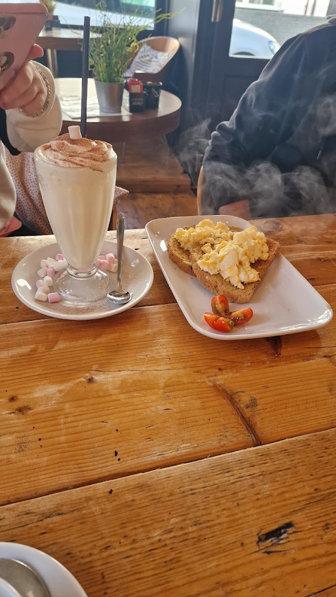 Oriel Tir A Mor Gallery, Coffee Shop - Photo 3