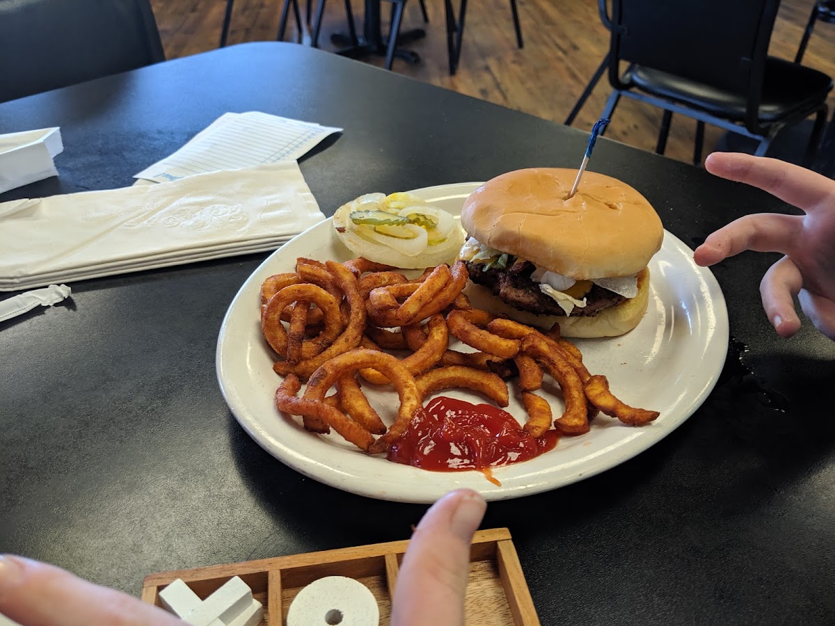Miss Mary's - Photo 1