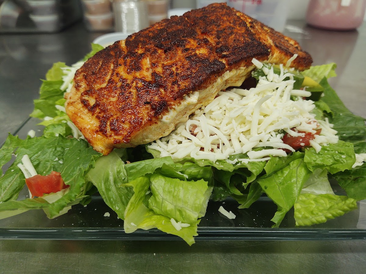 Brewsters Smokehouse - Photo 1