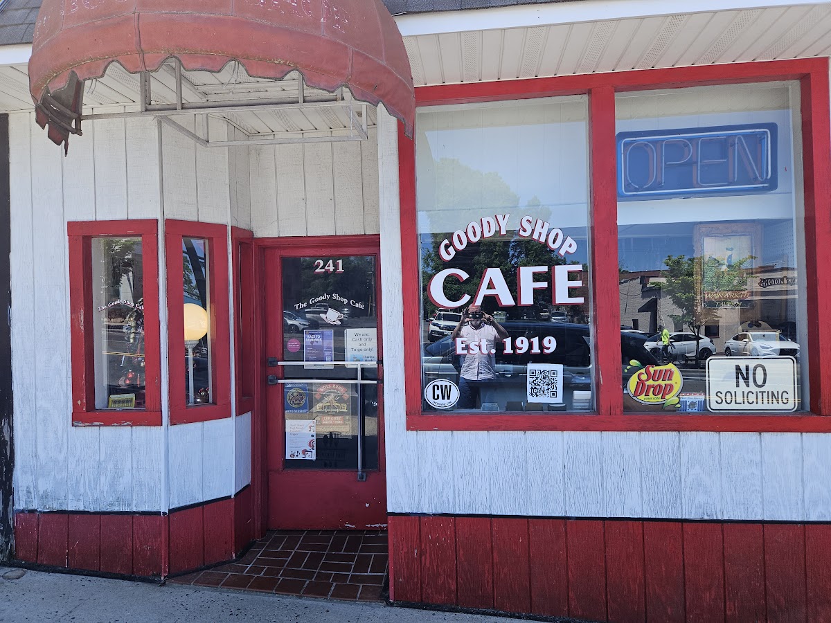 Goody Shop Cafe - Photo 2