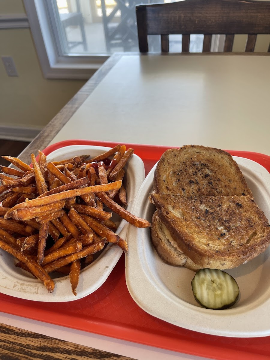 Newsome's Restaurant - Photo 3