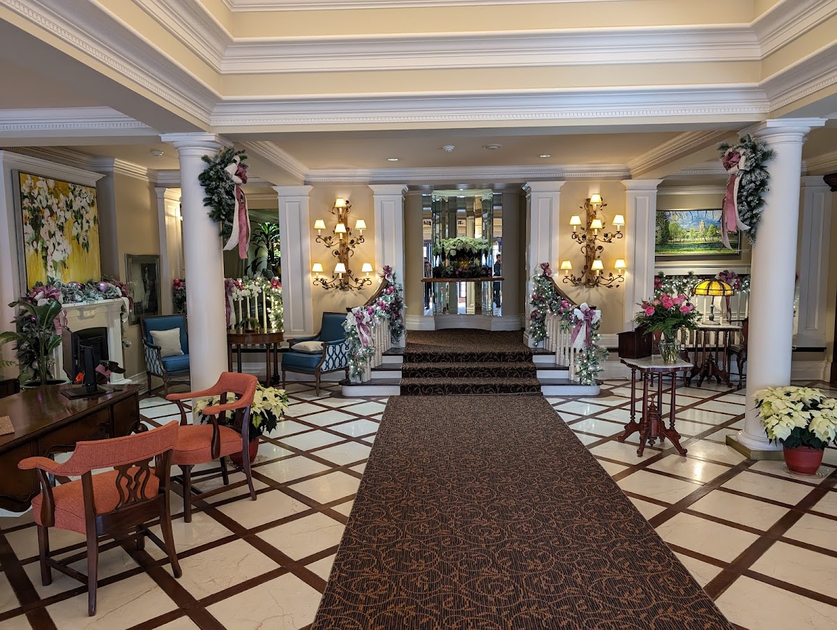 Tiara Restaurant - Photo 2