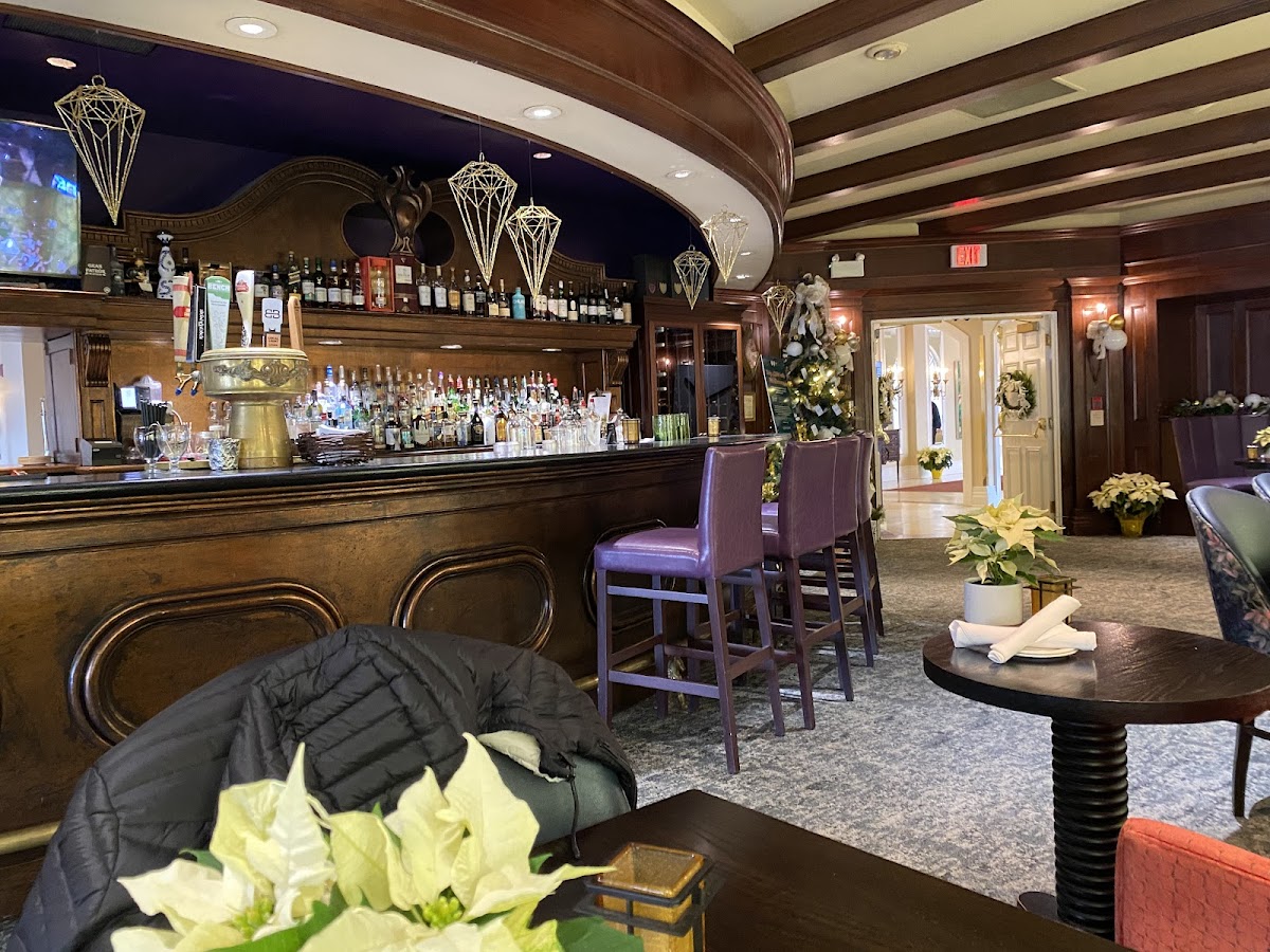 Tiara Restaurant - Photo 3