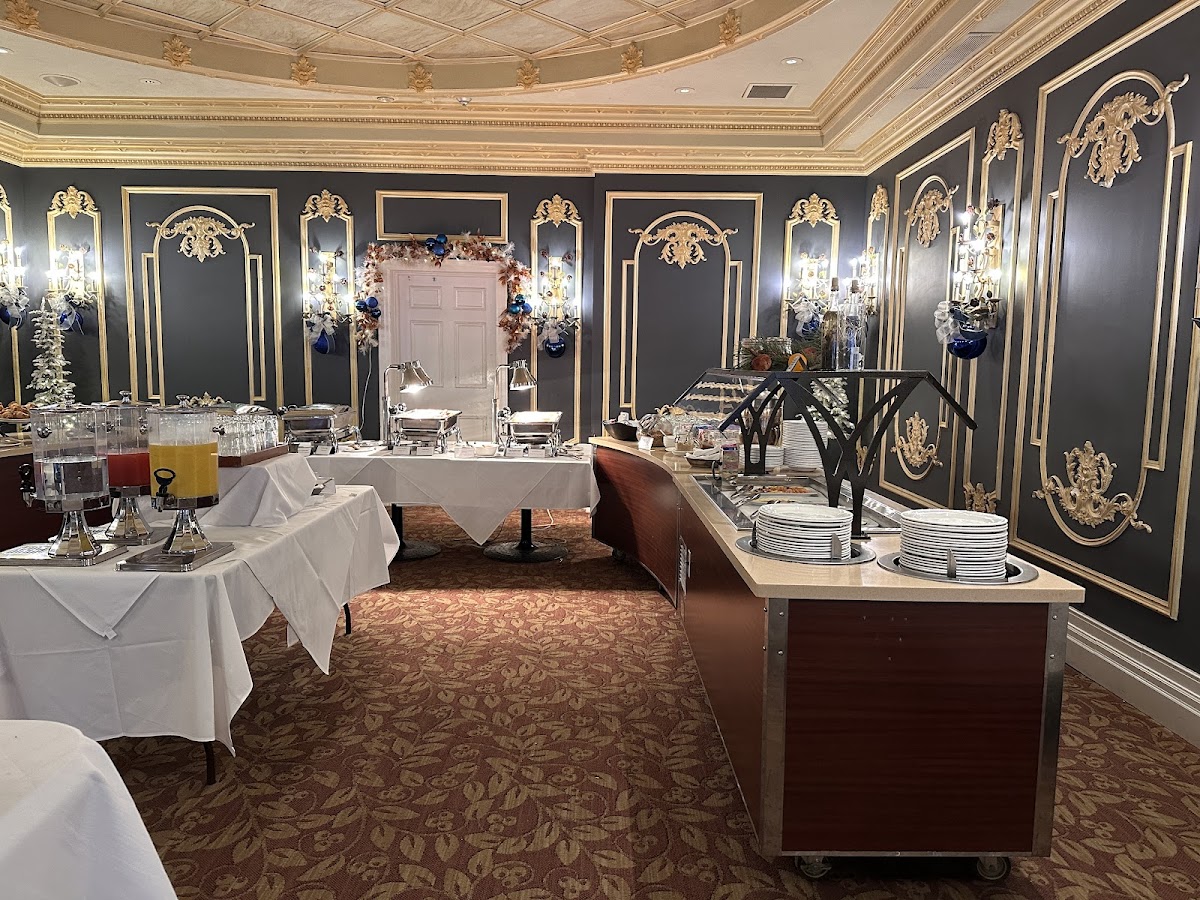 Tiara Restaurant - Photo 4