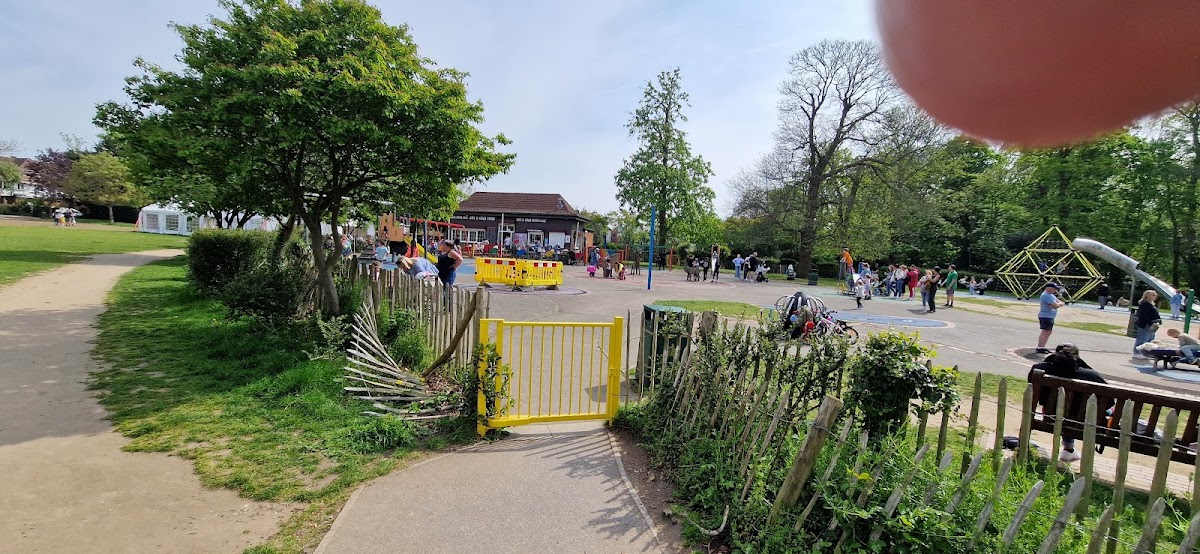 Kelsey Park Cafe - Photo 2