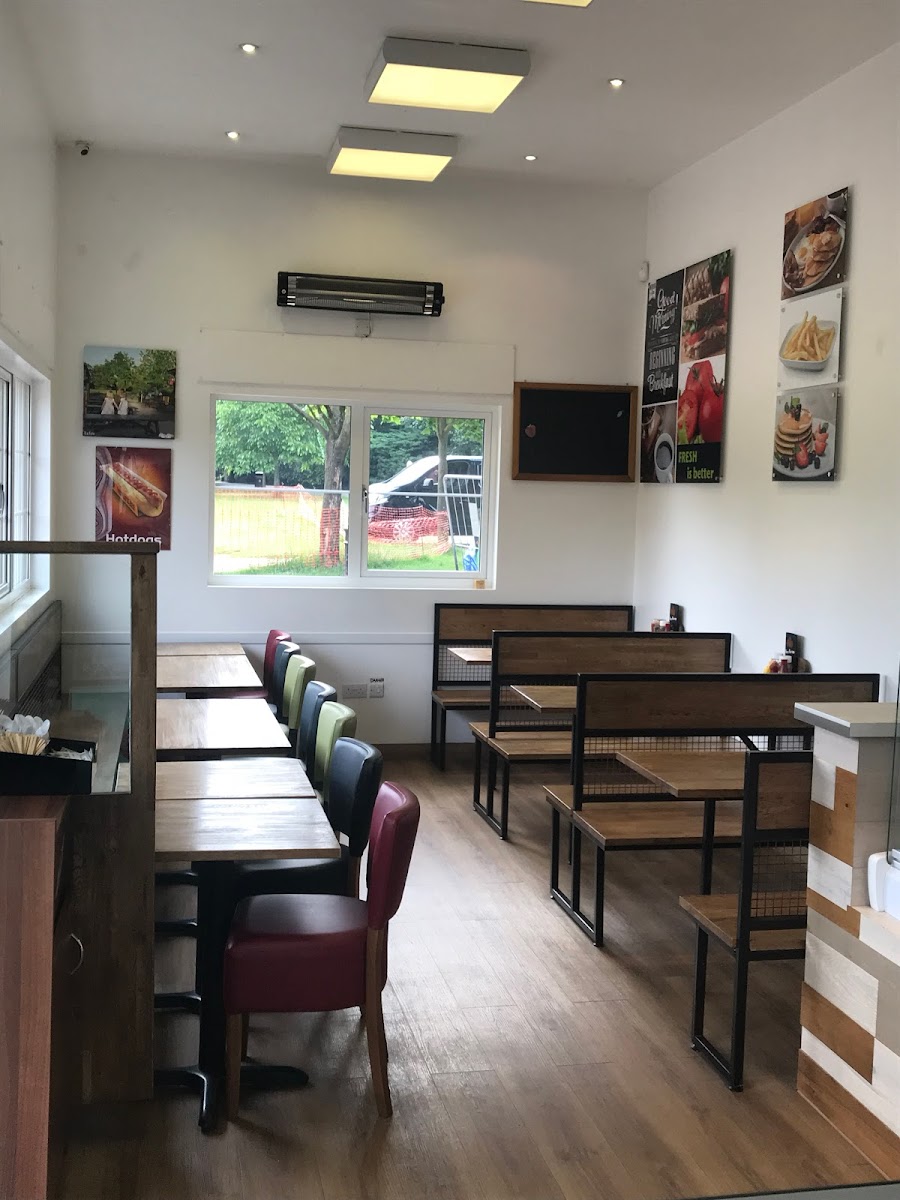 Kelsey Park Cafe - Photo 5