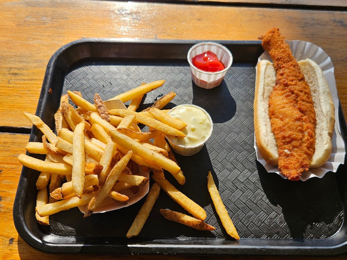 Gene's Fish Fry - Photo 1