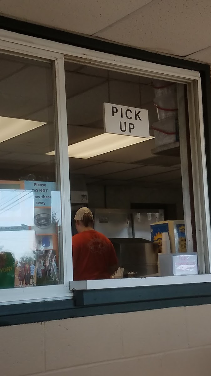 Gene's Fish Fry - Photo 6
