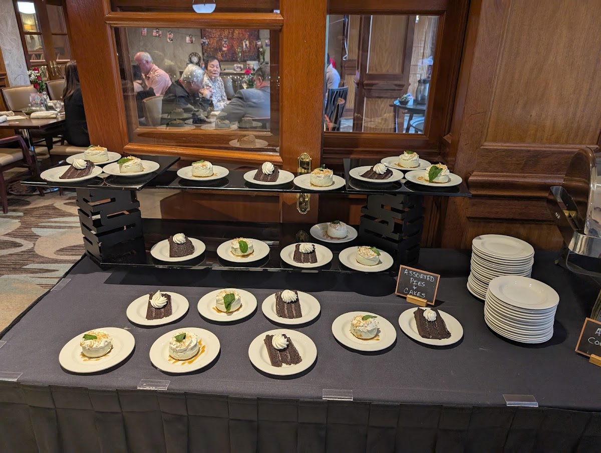 Mahogany's Restaurant - Photo 3