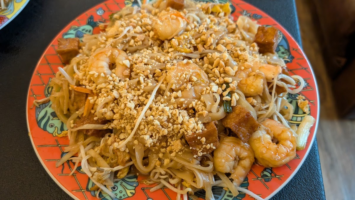 Happiness Thai Restaurant - Photo 7