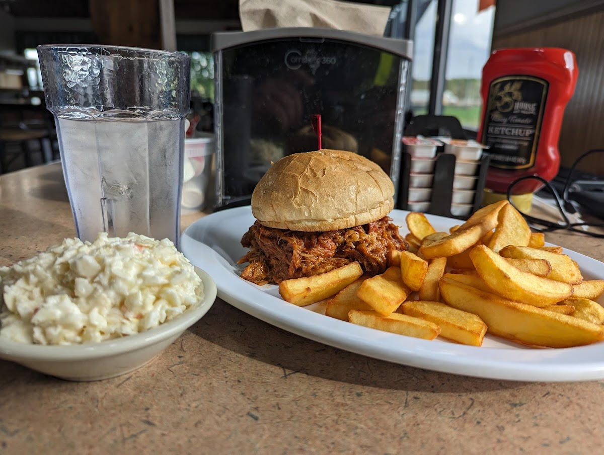 Bradley Street Cafe - Photo 2