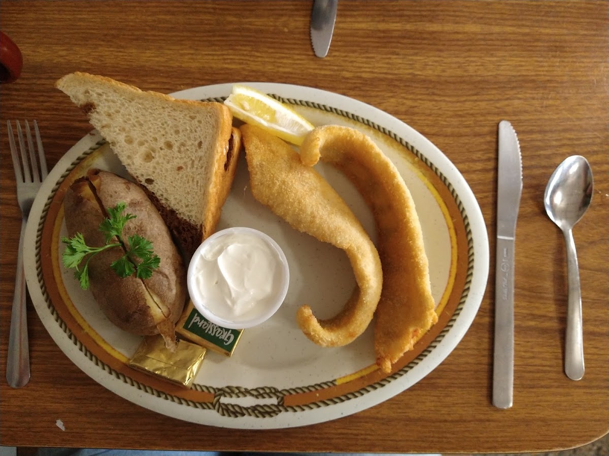 Covered Wagon Restaurant - Photo 8