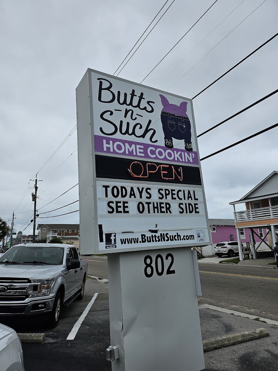 Butts n Such - Photo 2