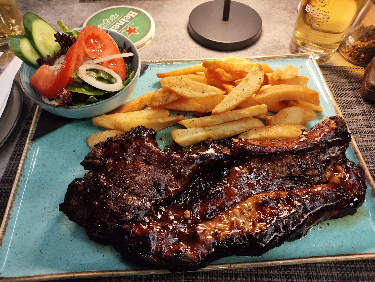 Pambis Diner - Photo 8