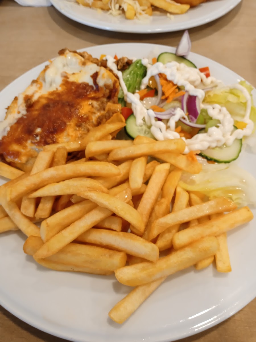Dewey's Diner - Photo 7