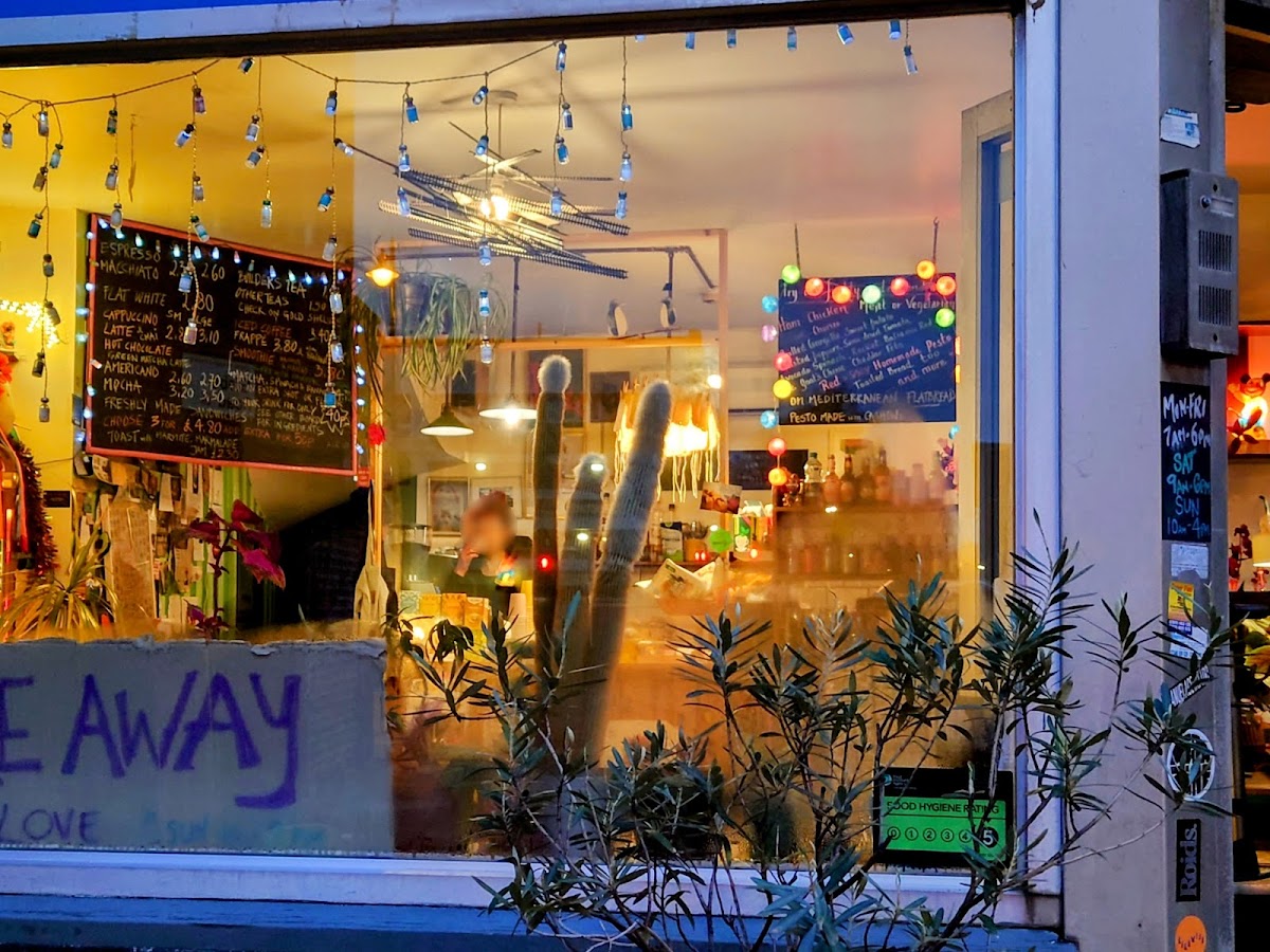 Tin Cafe - Photo 6