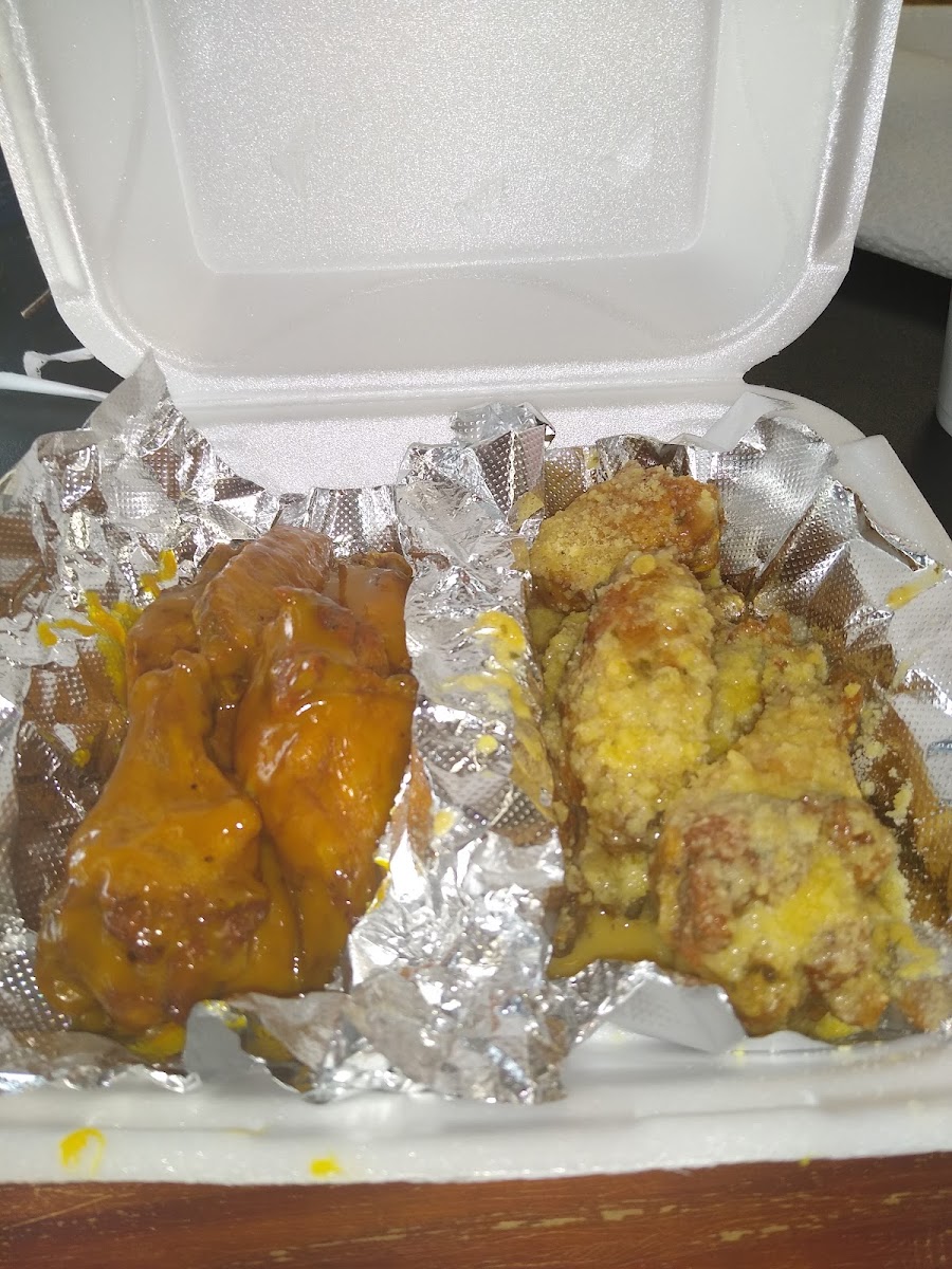 Fish's Wings Shack - Photo 1
