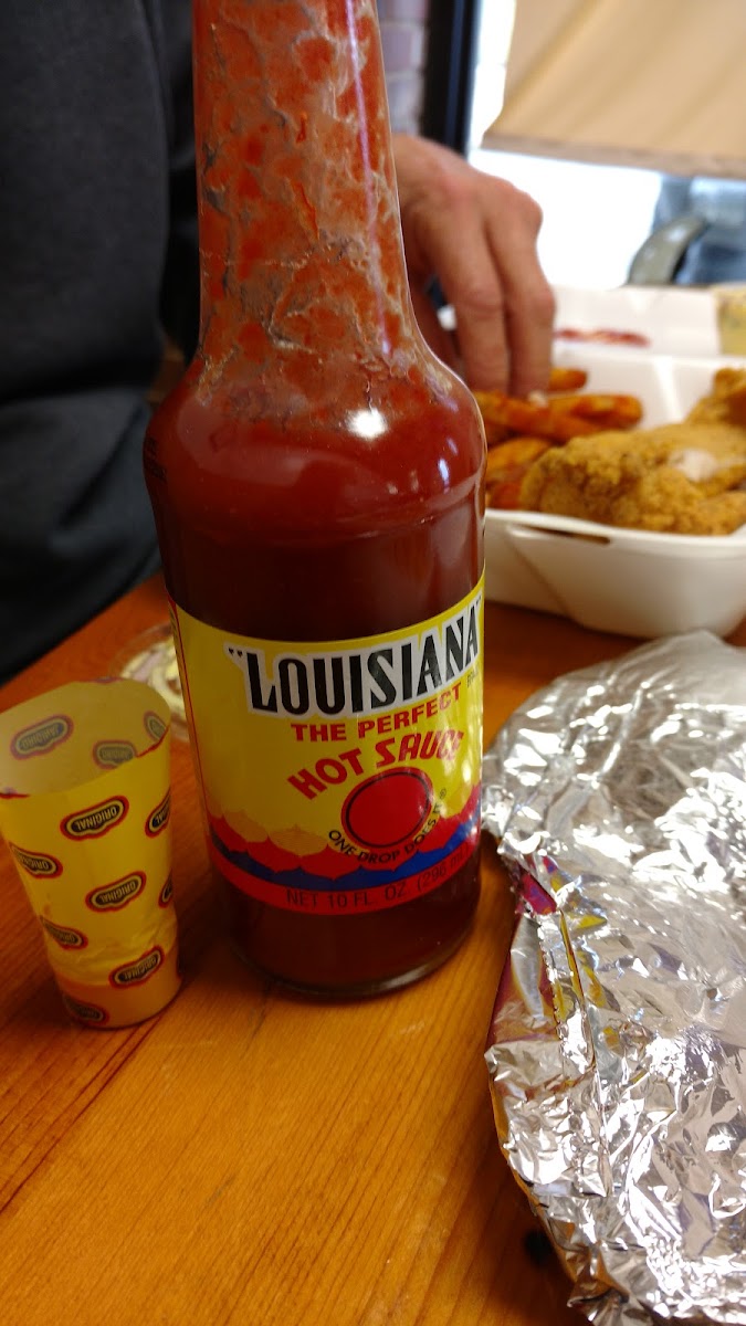 Fish's Wings Shack - Photo 3
