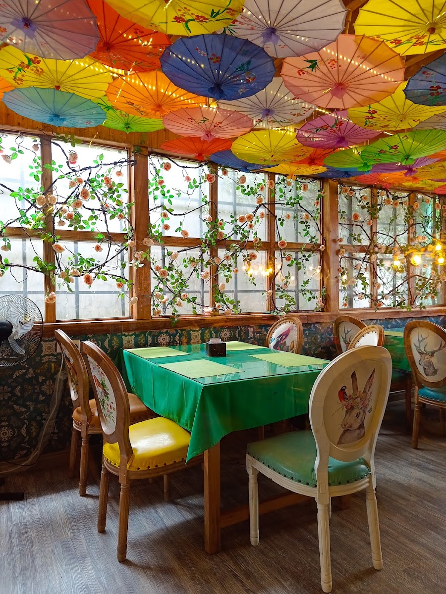Alice Garden Restaurant - Photo 6