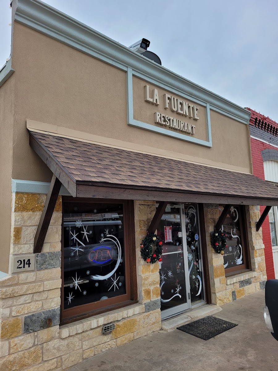 La Fuente Restaurant - Photo 2