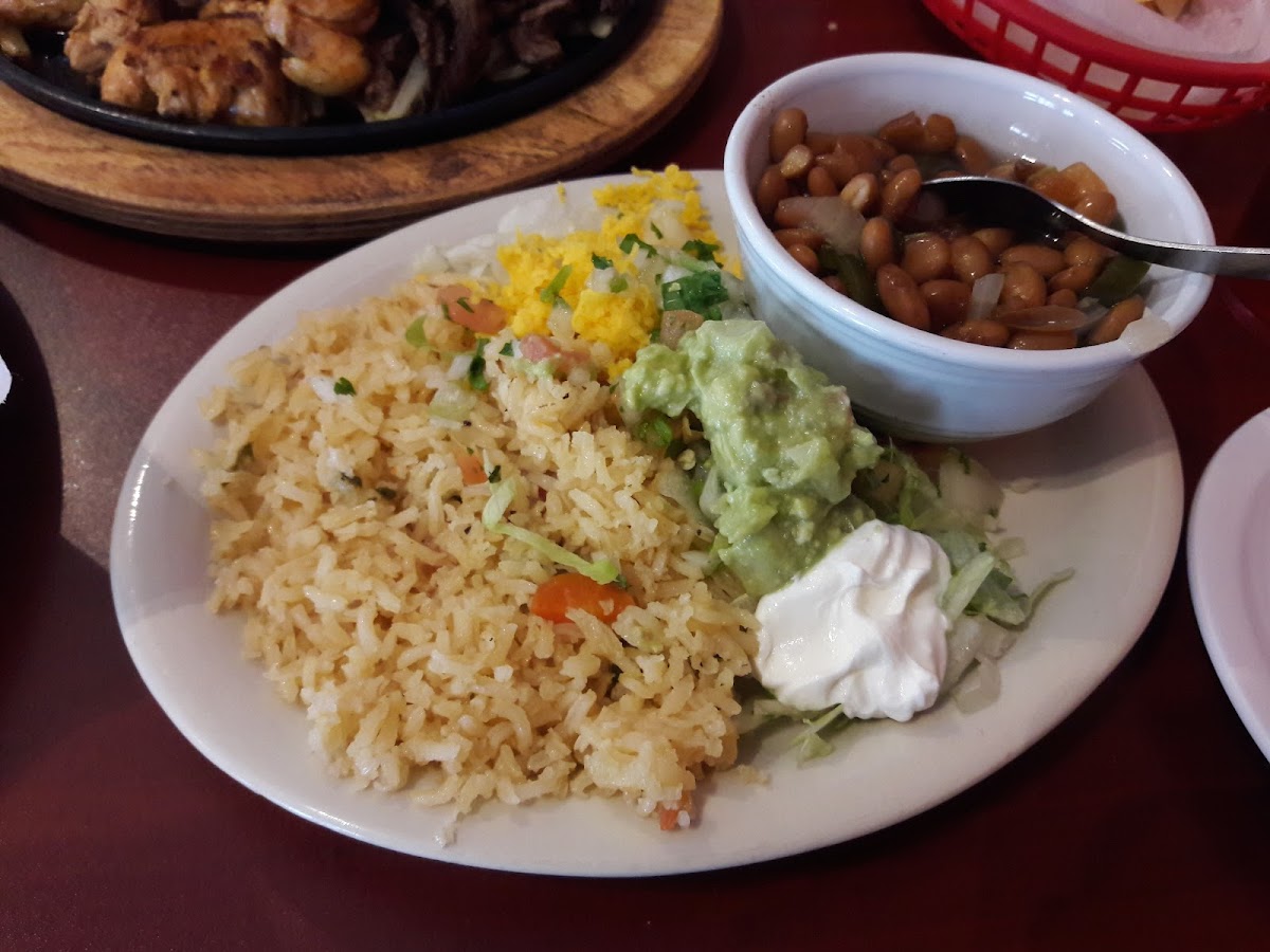 La Fuente Restaurant - Photo 6