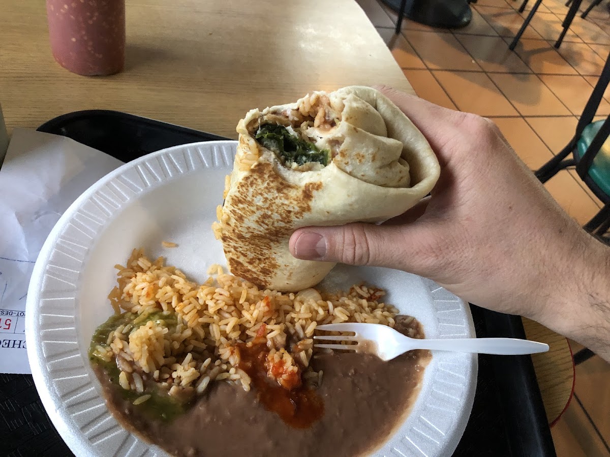 El Famous Burrito (Elmhurst) - Photo 4