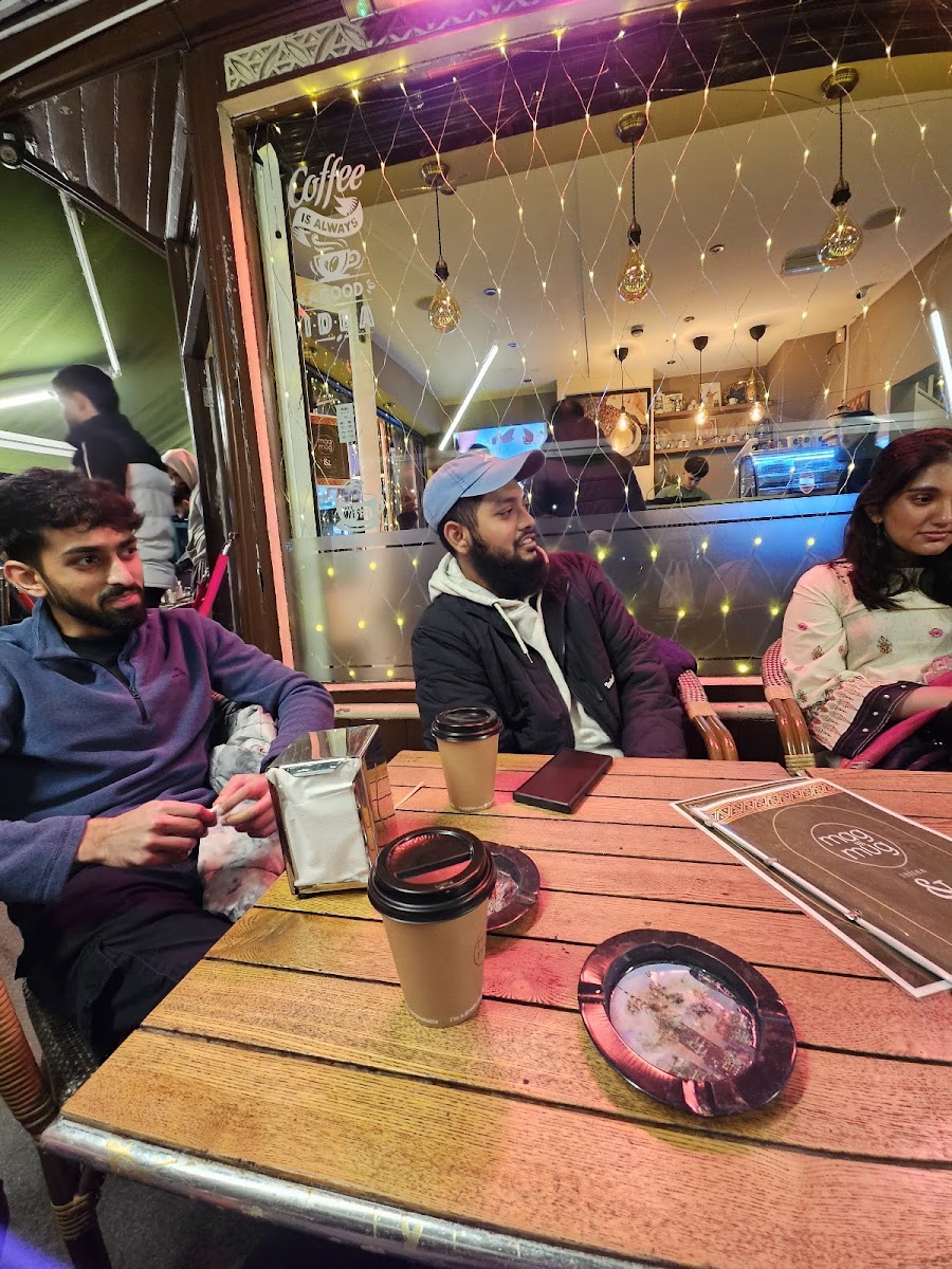 Mag Mug Cafe - Photo 2