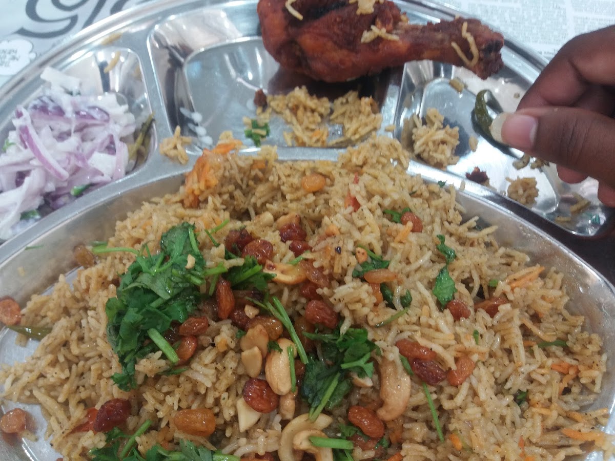 Saravana Indian Restaurant - Photo 4