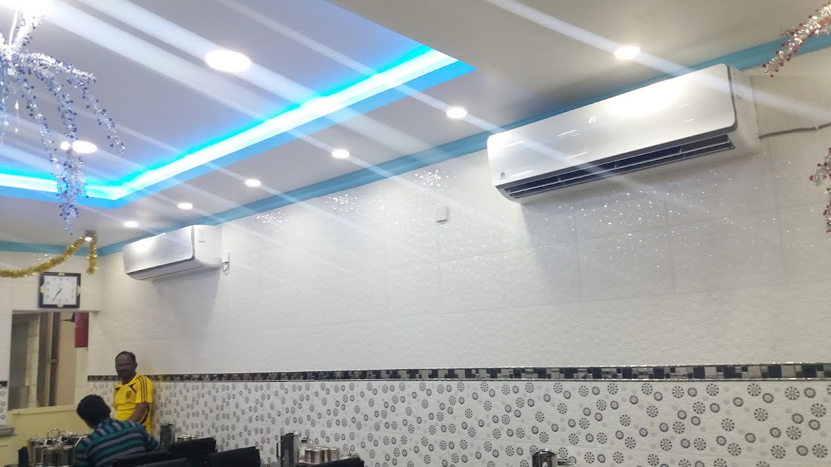 Saravana Indian Restaurant - Photo 6
