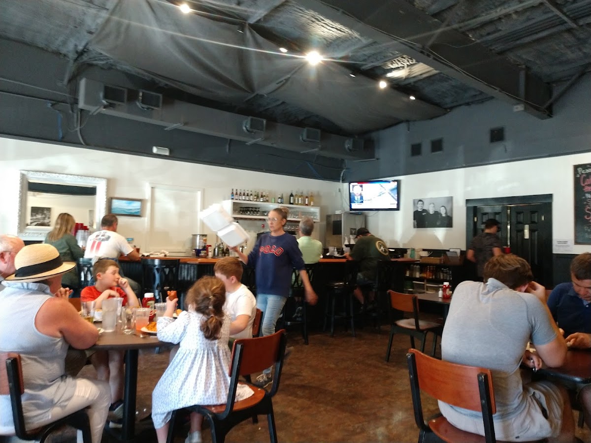 KP's restaurant - Photo 8