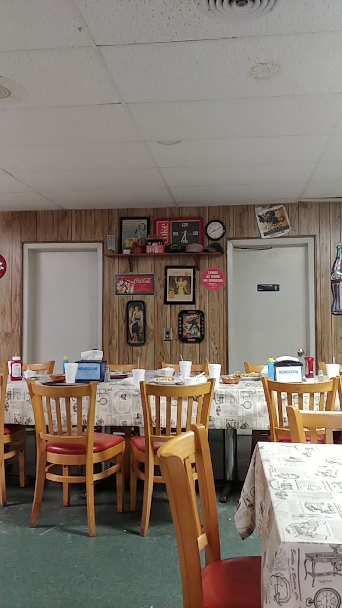 Pickle's Drive-In - Photo 2