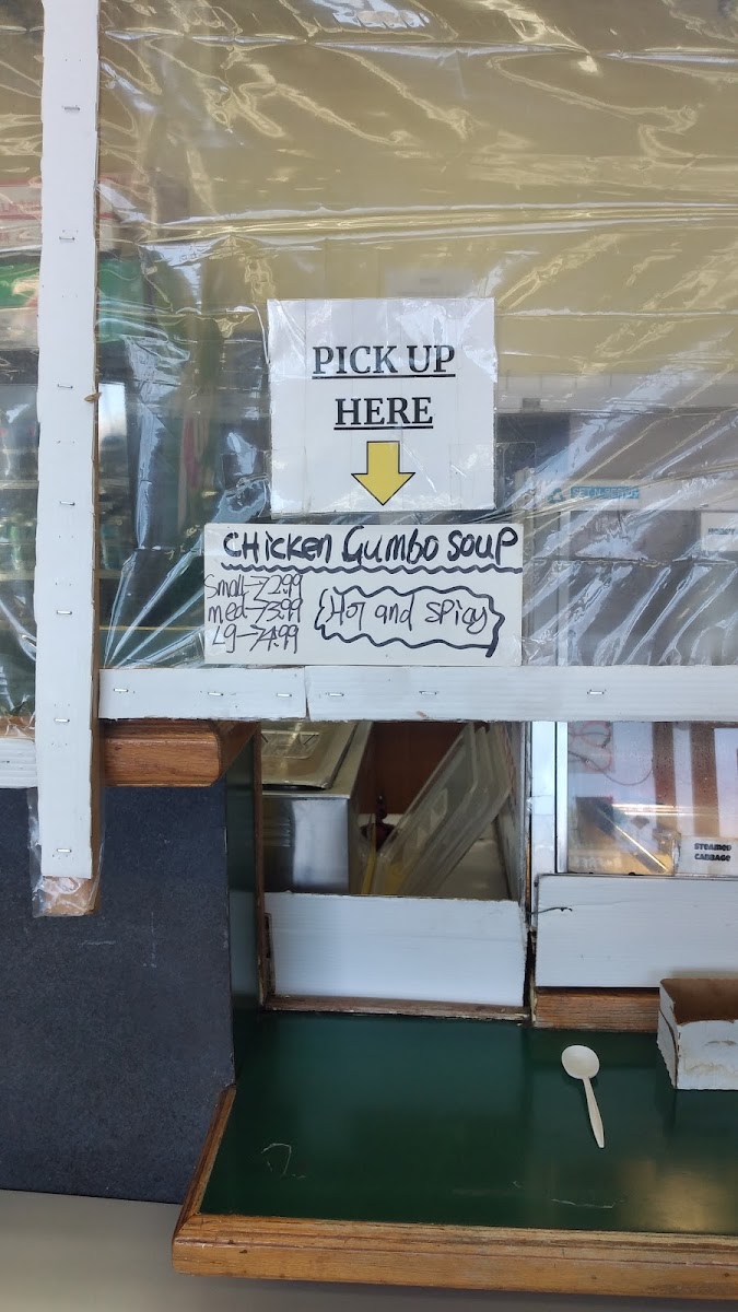 Wayne's BBQ & Cajun - Photo 2
