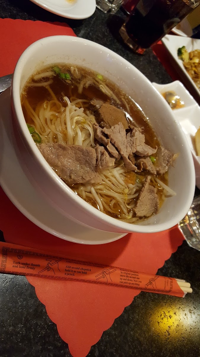 M&W Thai Restaurant - Photo 3