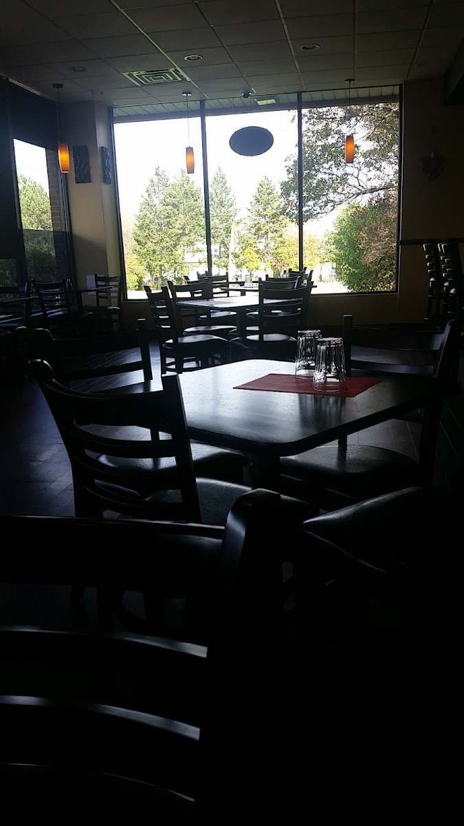 M&W Thai Restaurant - Photo 5