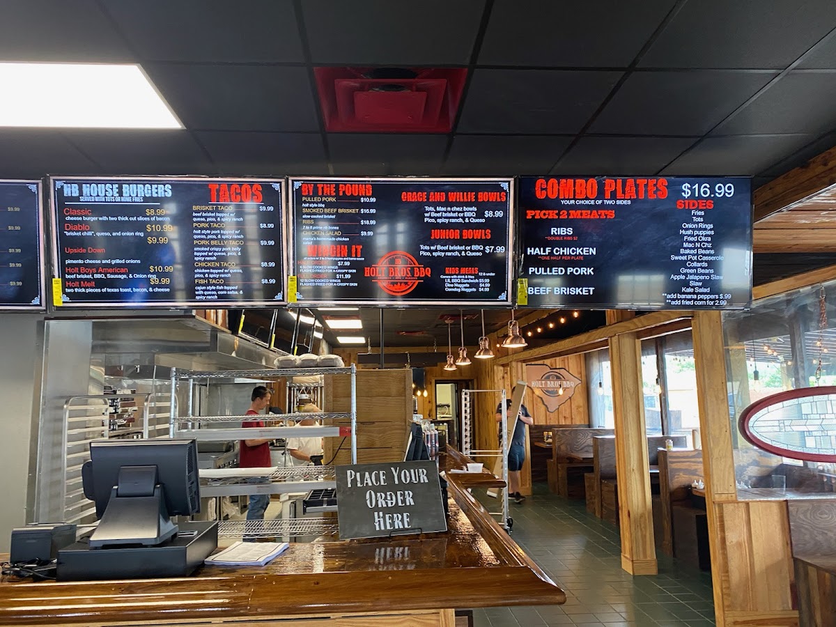 Holt Brothers BBQ - Darlington - Photo 4