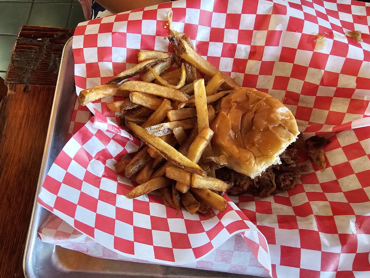Holt Brothers BBQ - Darlington - Photo 5