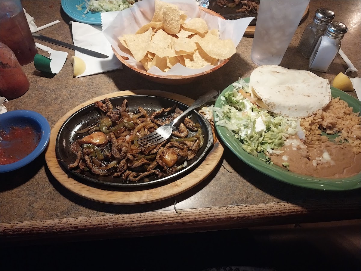 Salsa's Grill - Photo 4