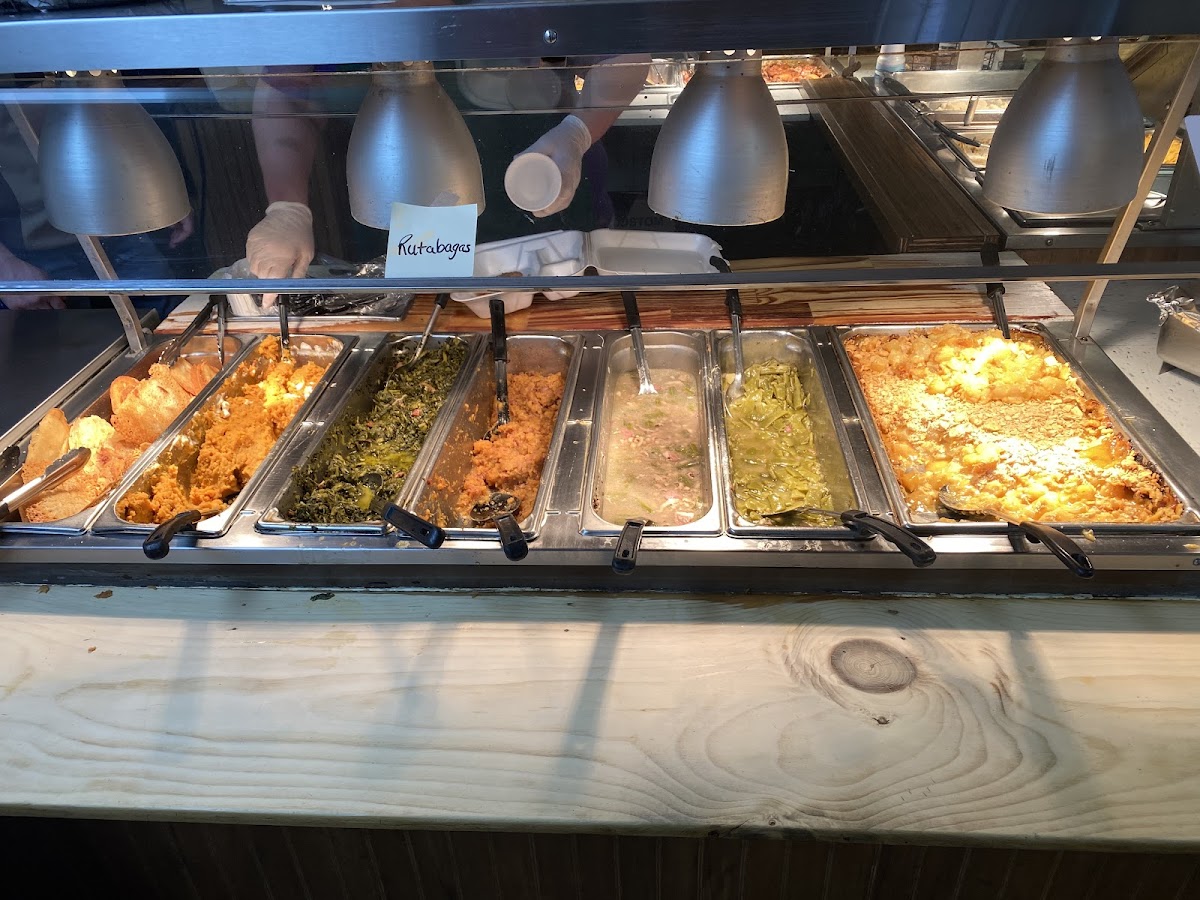 Betty's Cafeteria - Photo 2