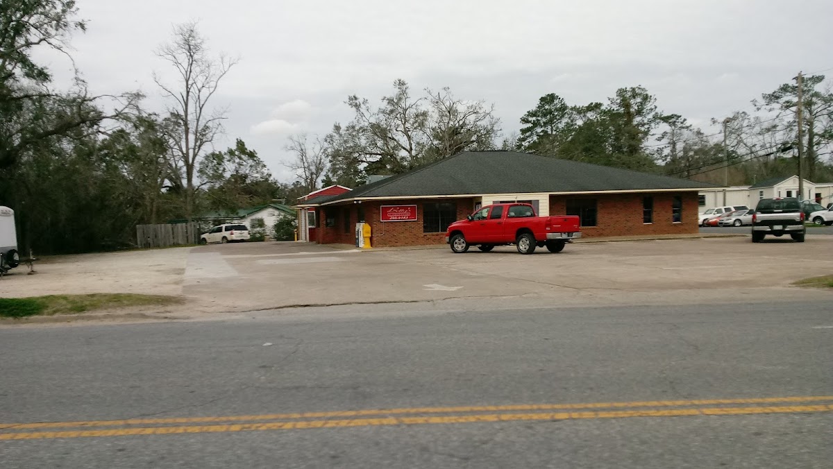 Betty's Cafeteria - Photo 4