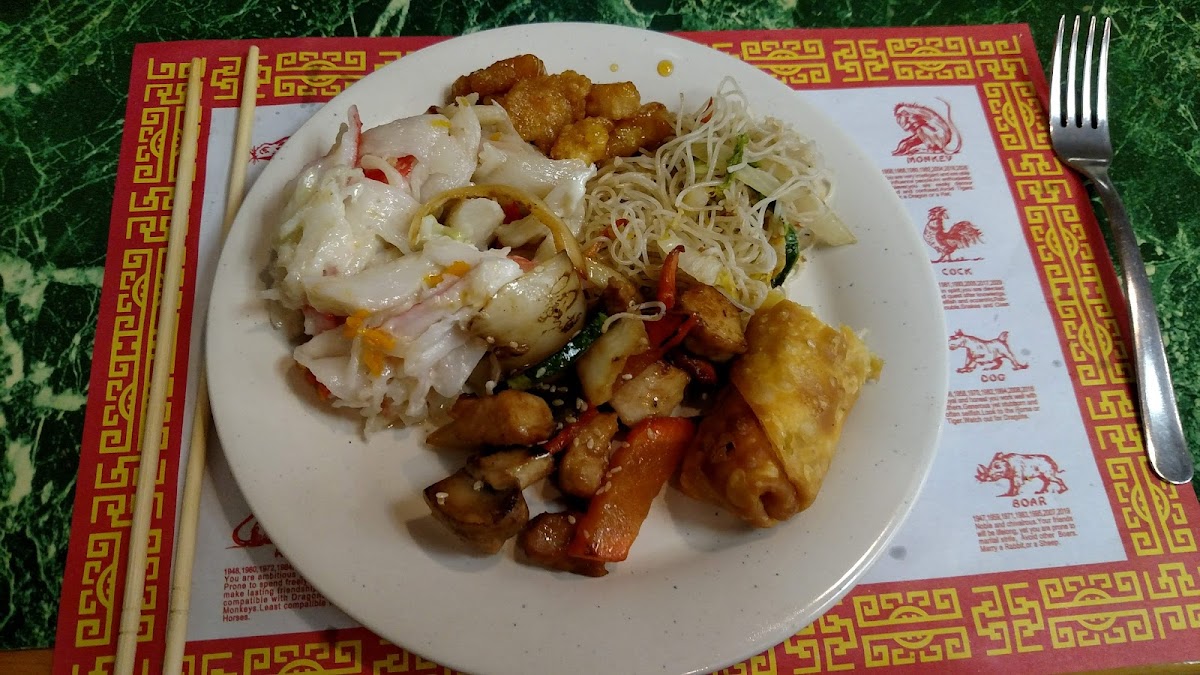 Great Wall Chinese Restaurant - Clarksville, VA - Photo 3