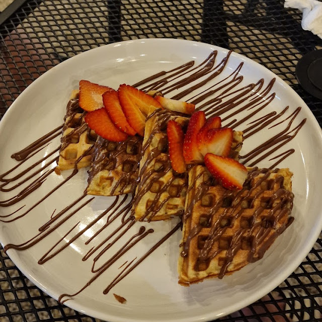 Waffles with Nutella and Strawberry