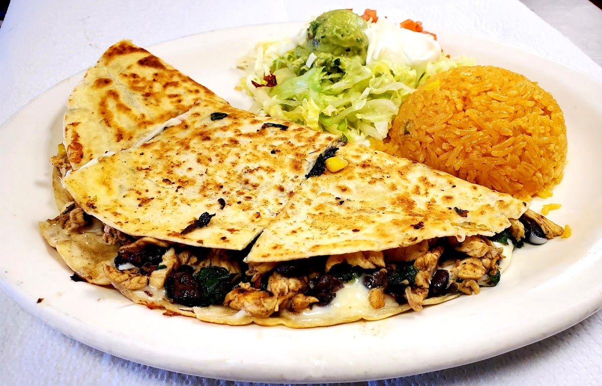 Amigos Mexican Grill - Photo 4